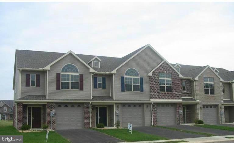 226 Merriweather Dr, Chambersburg, PA 17201 - photo 1