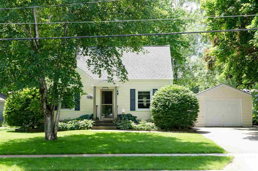 7027 Maywood Ave, Middleton, WI 53562 MLS 1777775