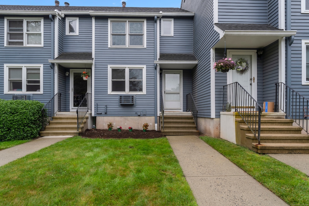 107 Greens Loop, Cheshire, CT 06410 - photo 1