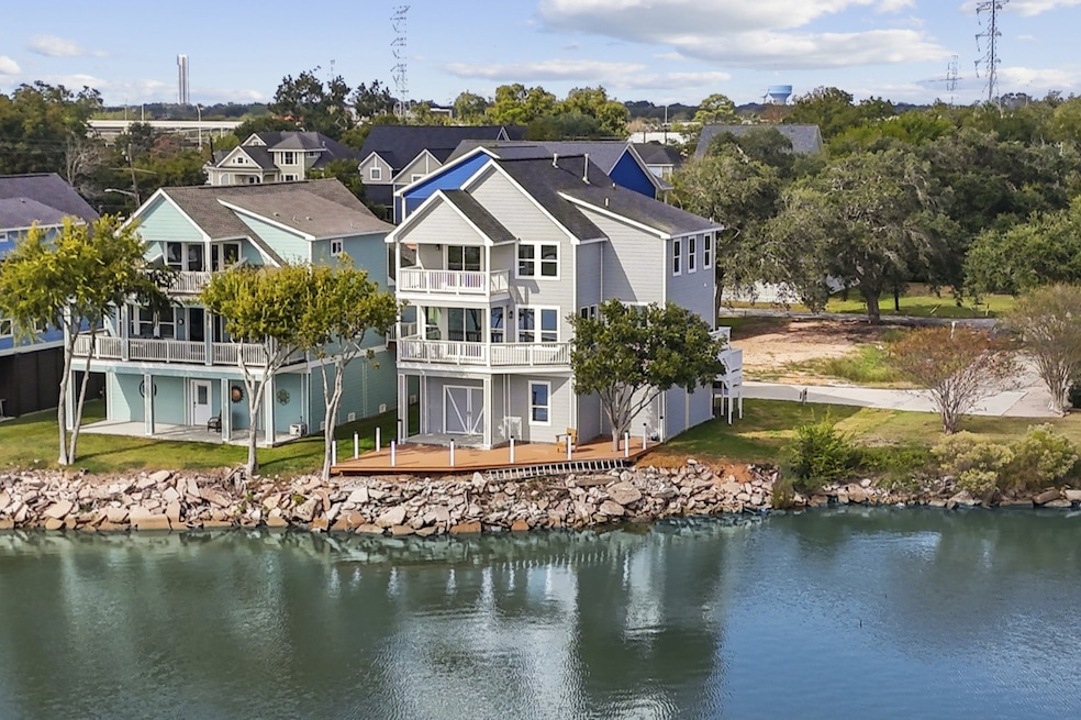 1218 1st St, Seabrook, TX 77586 - photo 1