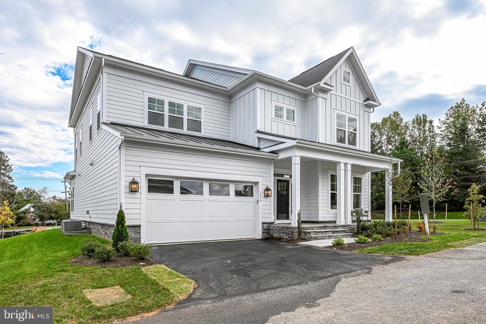 615 N Oak St, Falls Church, VA 22046 - photo 1