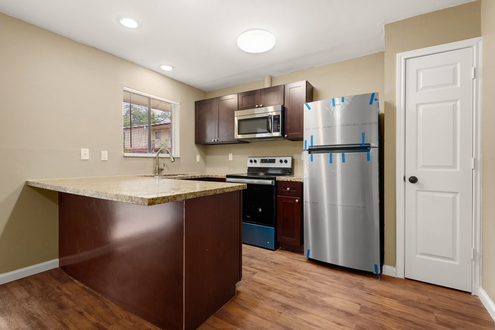 4411 N Shepherd Dr unit 22A, Houston, TX 77018 - photo 1