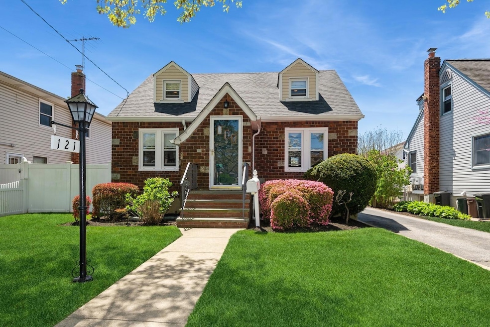 Sold $627,000 • Co-Listing Agent