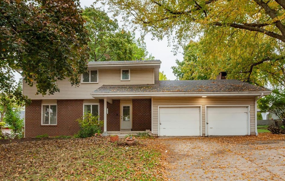 3029 SW 40th St, Des Moines, IA 50321 - photo 1