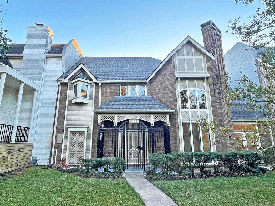 208 Victoria Way, Friendswood, TX 77546 - photo 1