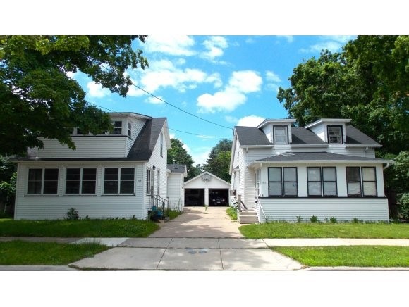917 Minnesota St, Oshkosh, WI 54902 - photo 1