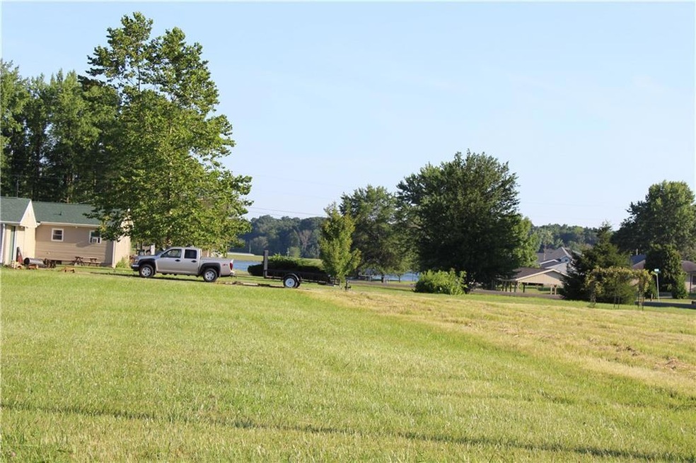 863 Santee Dr, Greensburg, IN 47240 - photo 1