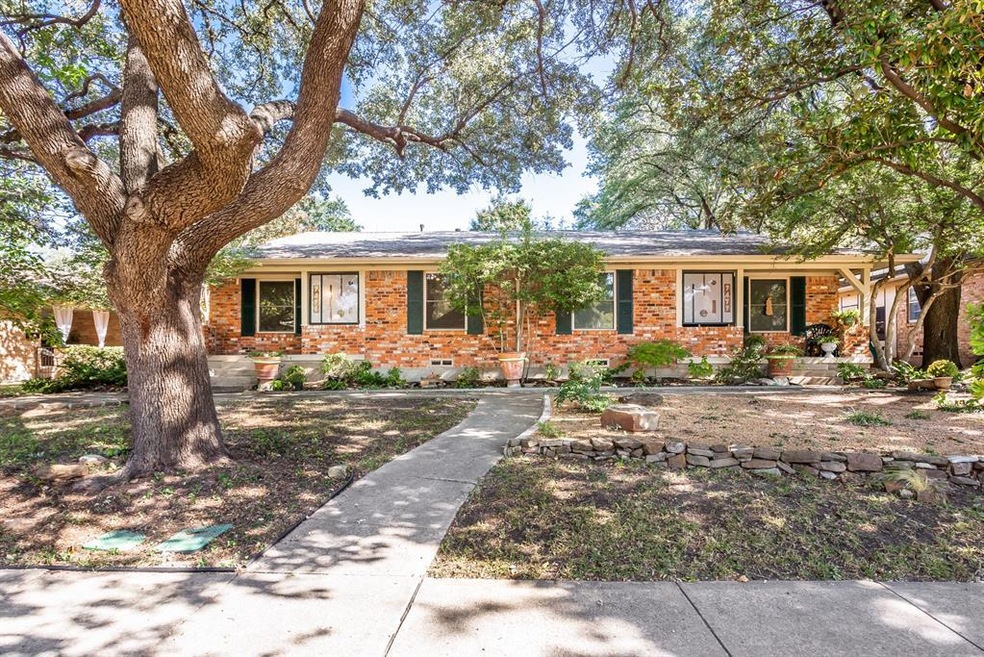 7475 Brentcove Cir, Dallas, TX 75214 - photo 1