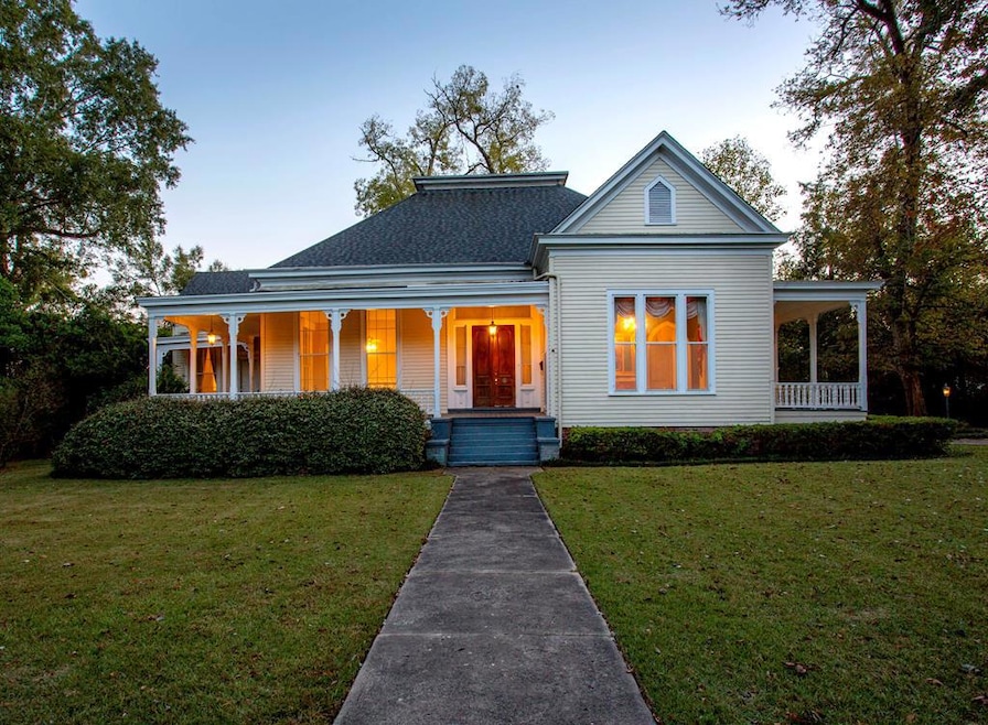 321 W Barbour St, Eufaula, AL 36027 - photo 1