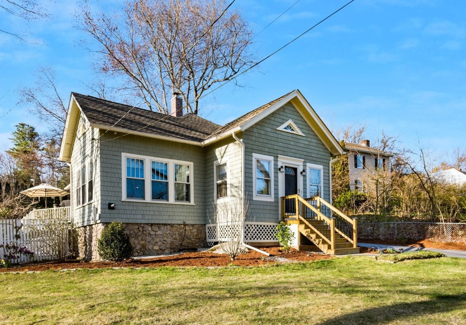 336 Arah St, Manchester, NH 03104 - photo 1