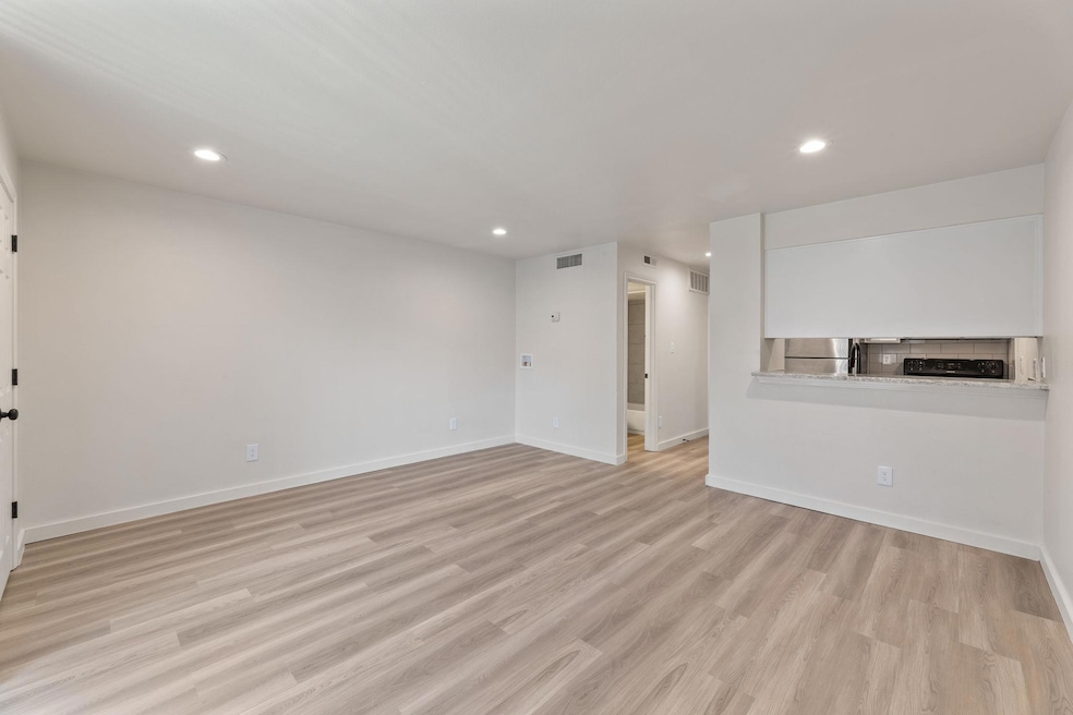 3819 Southway Dr unit 207, Austin, TX 78704 - photo 1