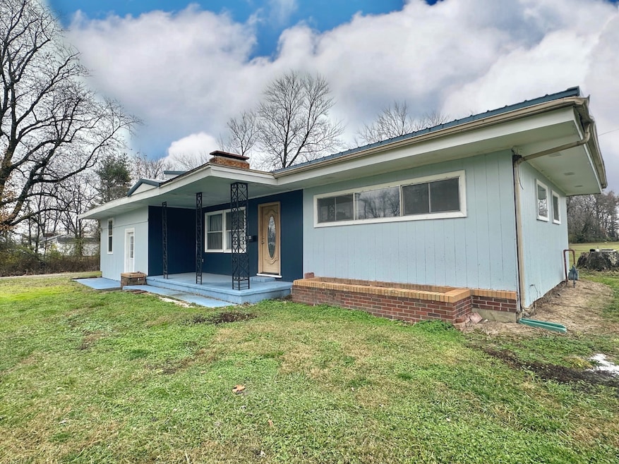 8346 Old Highway 50, Flora, IL 62839 - photo 1