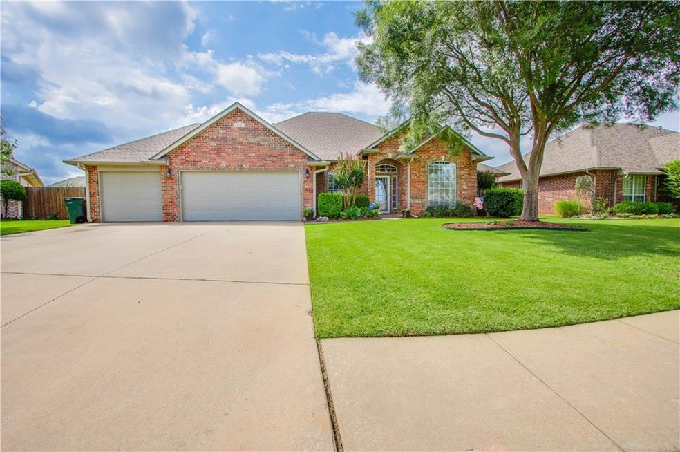 2500 Auburn Ct, Edmond, OK 73012 - photo 1
