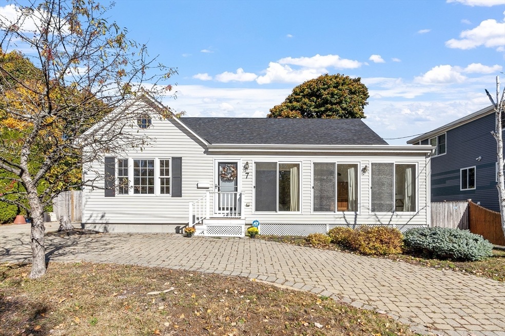 7 Brooks St, Salem, MA 01970 - photo 1