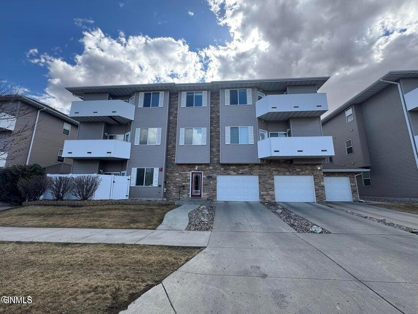1204 W Owen Ave