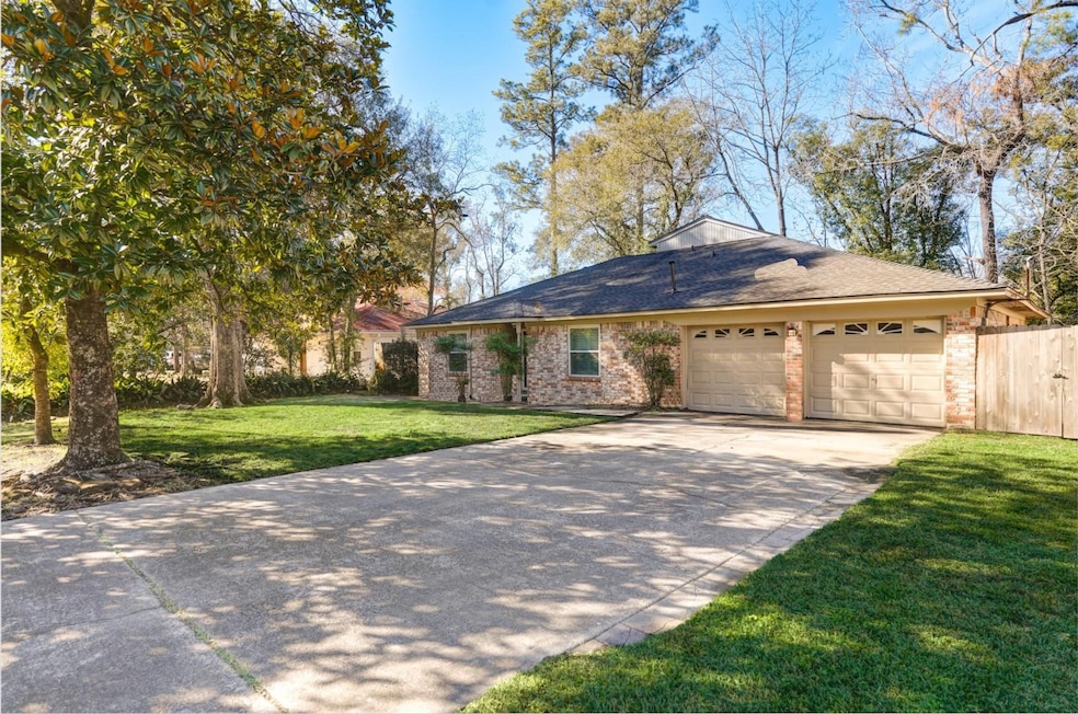Welcome to 25507 Glen Loch Drive. Beautiful curb a
