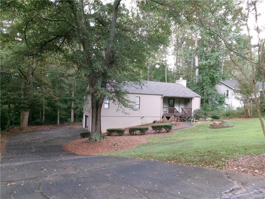 2735 Wendy Ln, Marietta, GA 30062 - photo 1