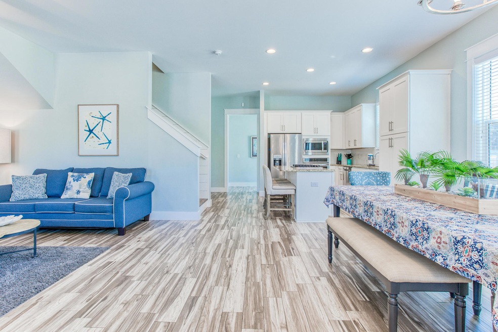 427 Dolphin Dr Santa Rosa-005-009-3243-M