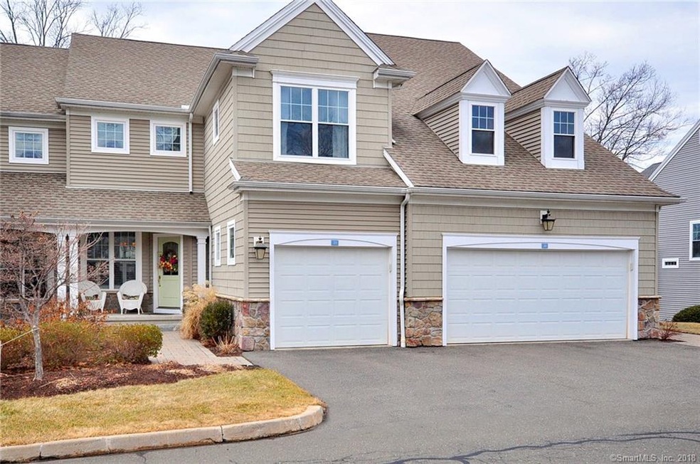 Wonderful Farmington condo at sought-after Bradfor