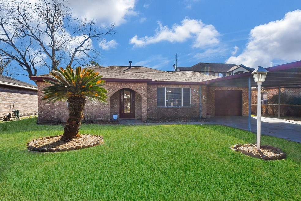 6914 Peyton St, Houston, TX 77028 - photo 1