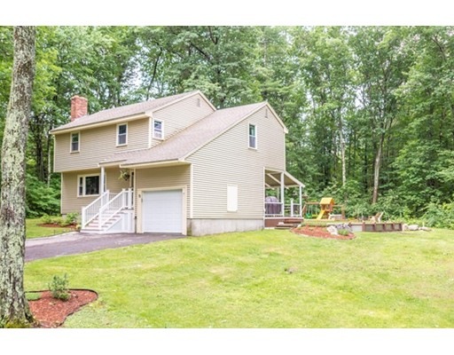 75 Hovey Rd, Londonderry, NH 03053 - photo 1