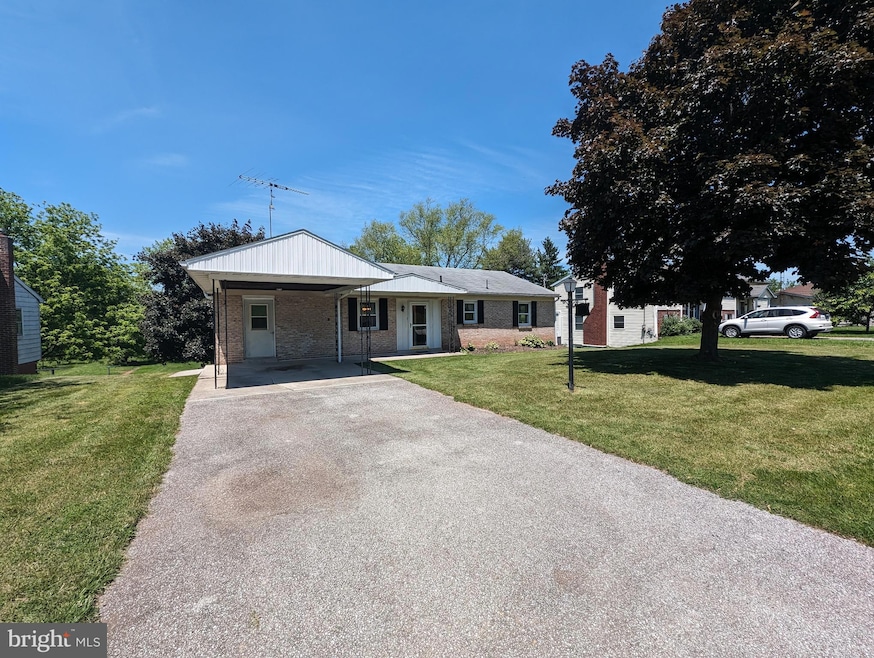 30 Locust Dr, Littlestown, PA 17340 - photo 1