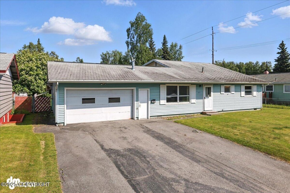 275 Hoyt St, Anchorage, AK 99508 - photo 1