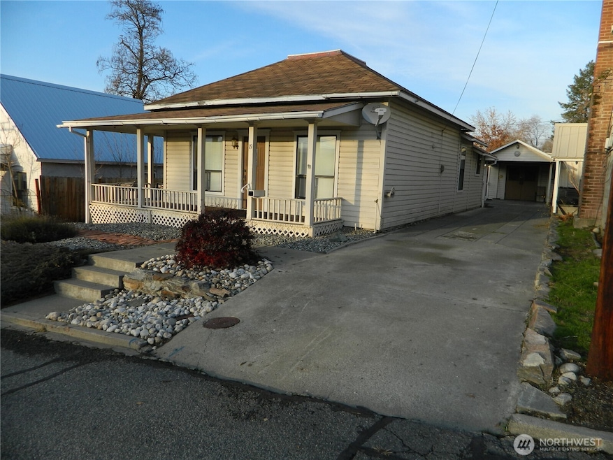 19 E 3rd St, Tonasket, WA 98855 - photo 1