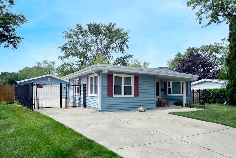 3803 Wren Ln, Rolling Meadows, IL 60008 - photo 1