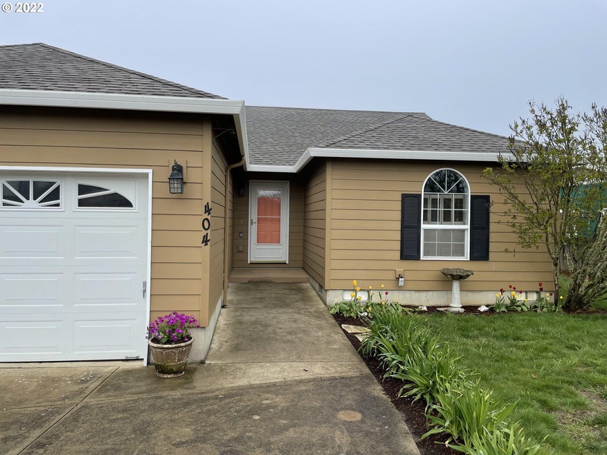 404 NE Faulconer St, Sheridan, OR 97378 - photo 1