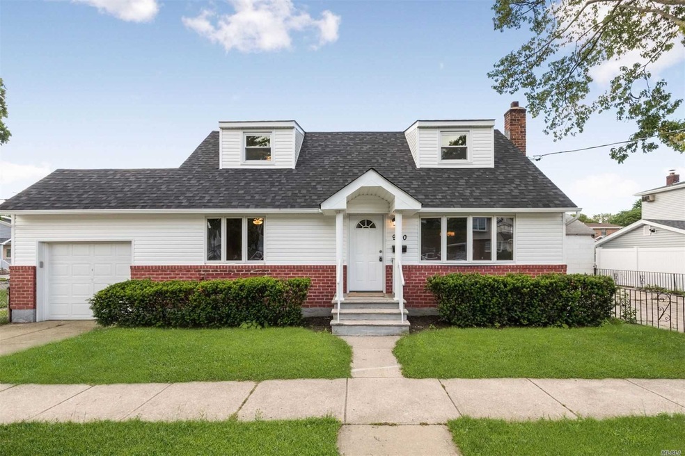 960 Stewart Place, Franklin Square, NY 11010 - photo 1