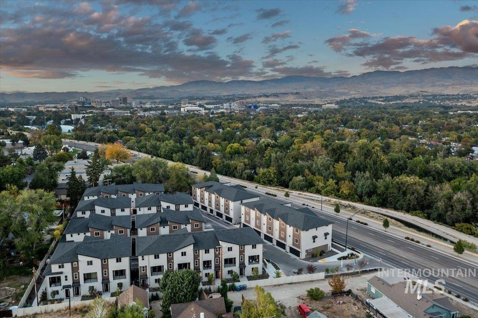 1721 S Rock View Ln, Boise, ID 83705 - photo 1