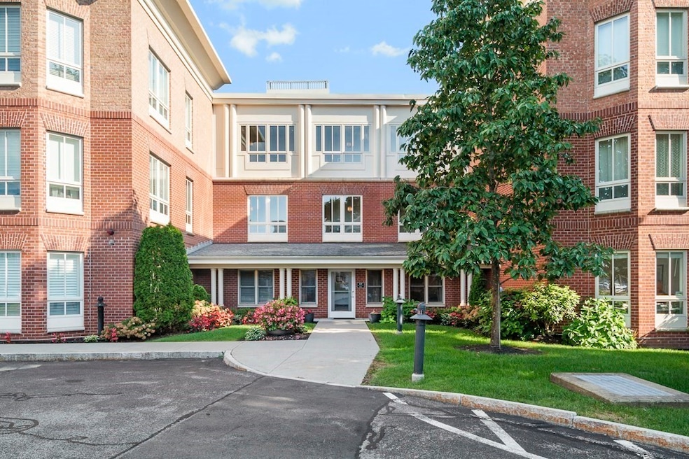 Hammonswood at Chestnut Hill unit W202, Chestnut Hill, MA 02467 - photo 1