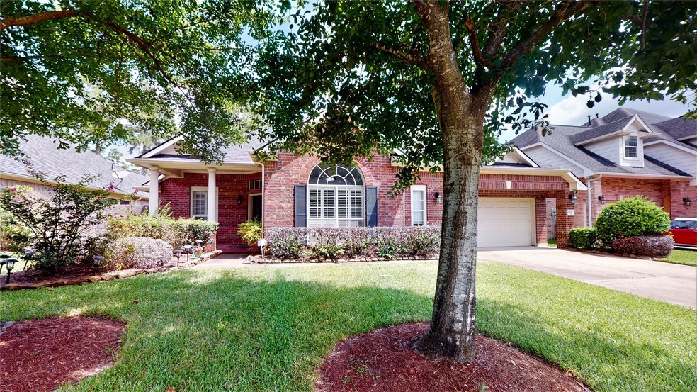 GORGEOUS 3 bedroom 2.5 bathroom home located in Coles Crossing!