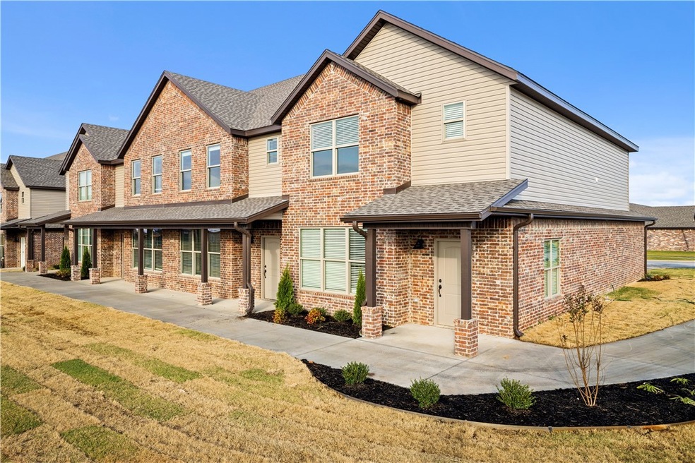 765 Via Drago Ave, Tontitown, AR 72762 - photo 1