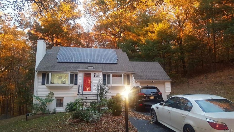 3890 Valleyview St, Mohegan Lake, NY 10547 - photo 1