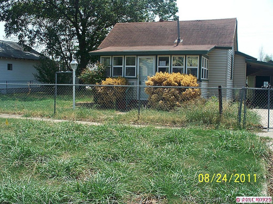 805 W Division St, Henryetta, OK 74437 - photo 1