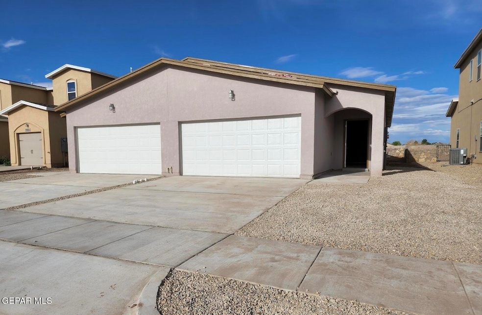 712 Hc Gilbert Minjares Dr unit A, El Paso, TX 79927 - photo 1