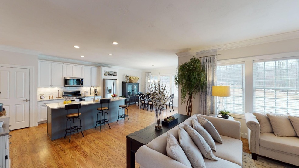 48 Brookview Dr, Hooksett, NH 03106 - photo 1