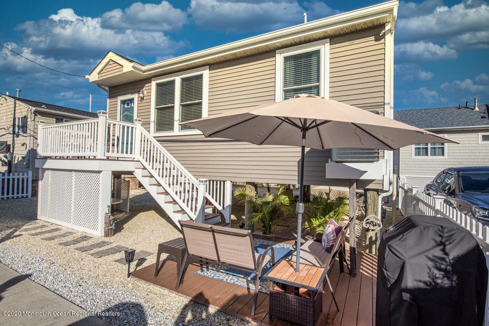117 W Bonita Way