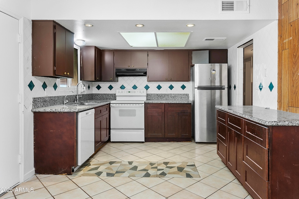 3605 S Cutler Dr unit 2, Tempe, AZ 85282 - photo 1