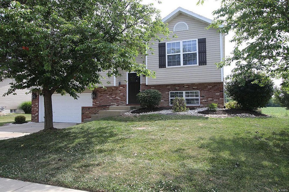 1912 Arlington Ct, Maryville, IL 62062 - photo 1