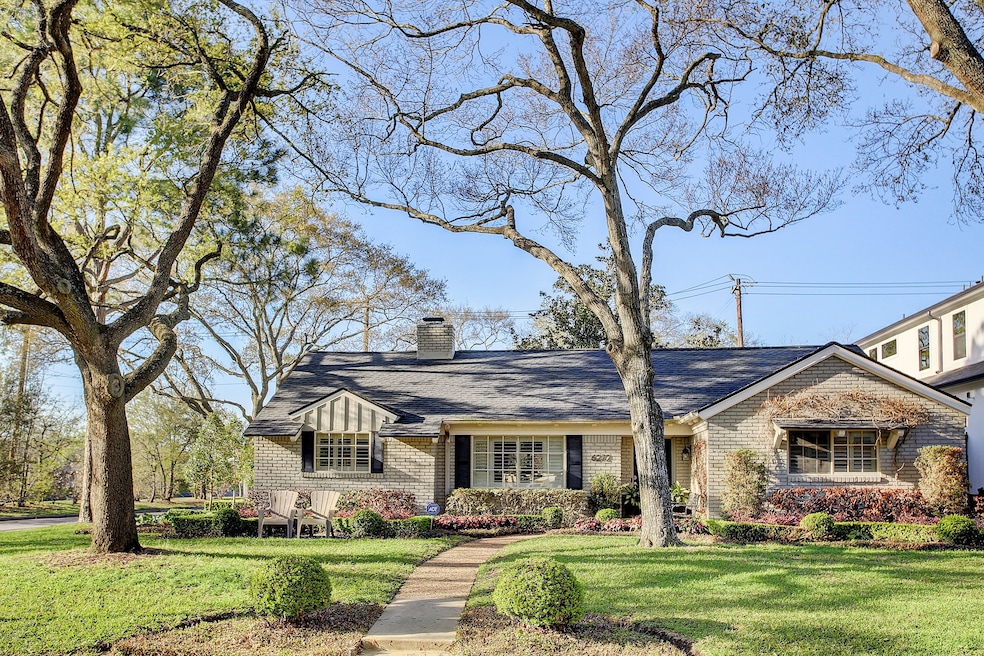 6272 Piping Rock Ln, Houston, TX 77057 - photo 1