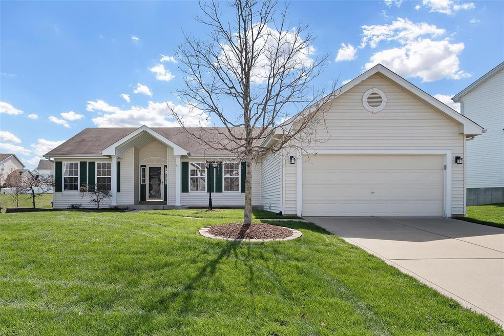 Lovely split bedroom ranch with new flooring & pai