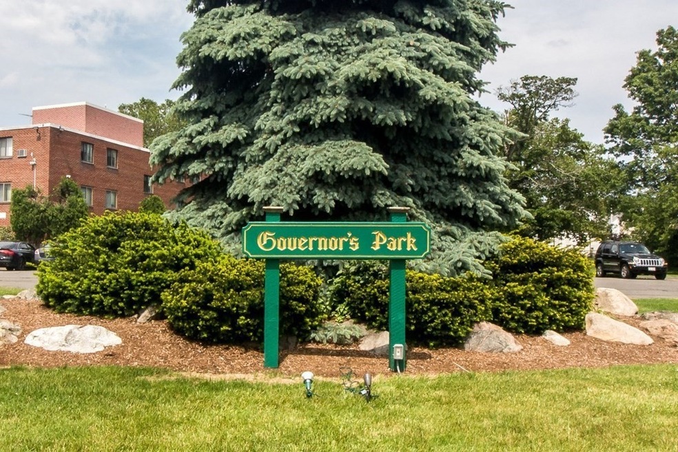 100 Governors Dr unit 15, Winthrop, MA 02152 - photo 1