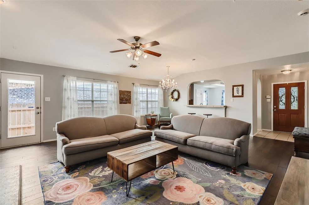 1317 Chestnut Hill Dr, Wylie, TX 75098 - photo 1