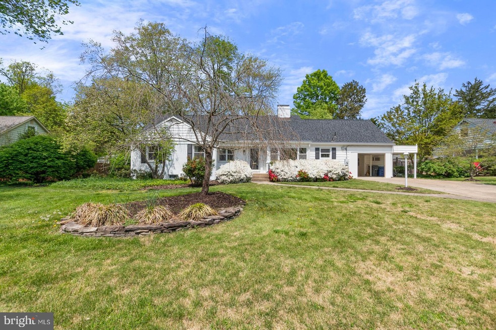 2004 Prices Ln, Alexandria, VA 22308 - photo 1