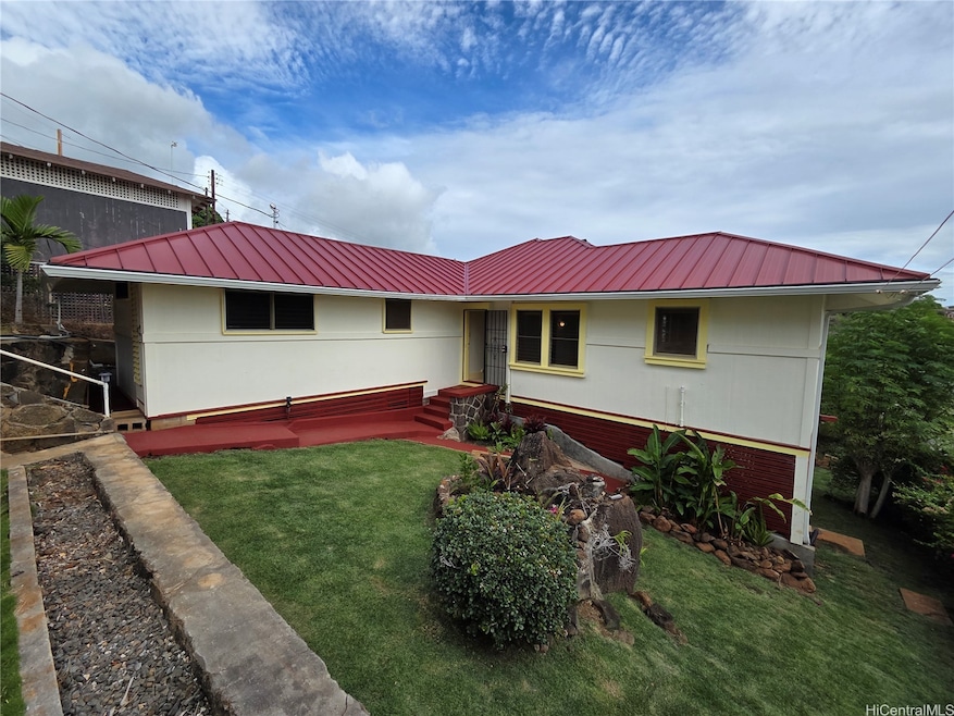 3825 Pukalani Place, Honolulu, HI 96816 - photo 1