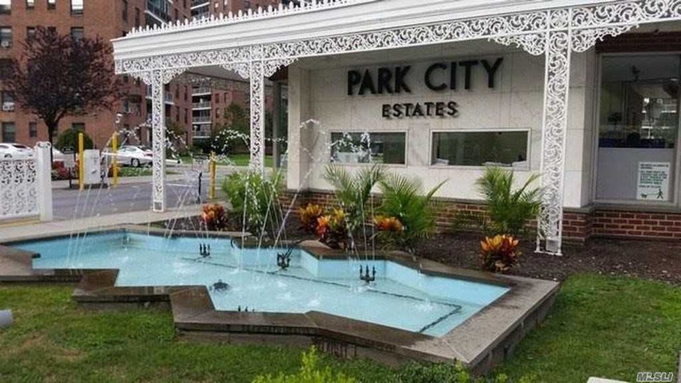 Park City Estates unit 15C, Rego Park, NY 11374 - photo 1