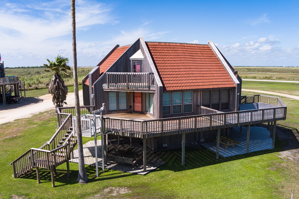 83 Private Road 638, Bay City, TX 77457 - photo 1